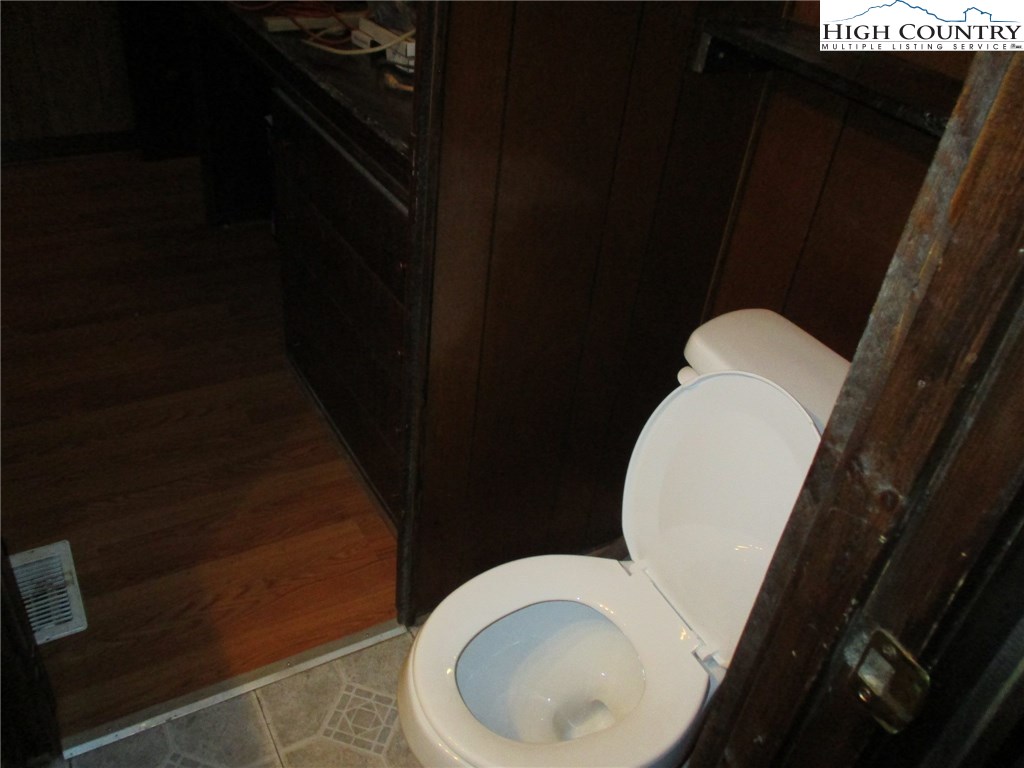 904 Spencer Branch Road Lansing, NC 28643 - Photo 10 of 14