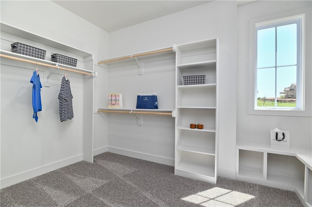 9323 Pickering Street Lenexa, KS 66227 - Photo 10 of 25