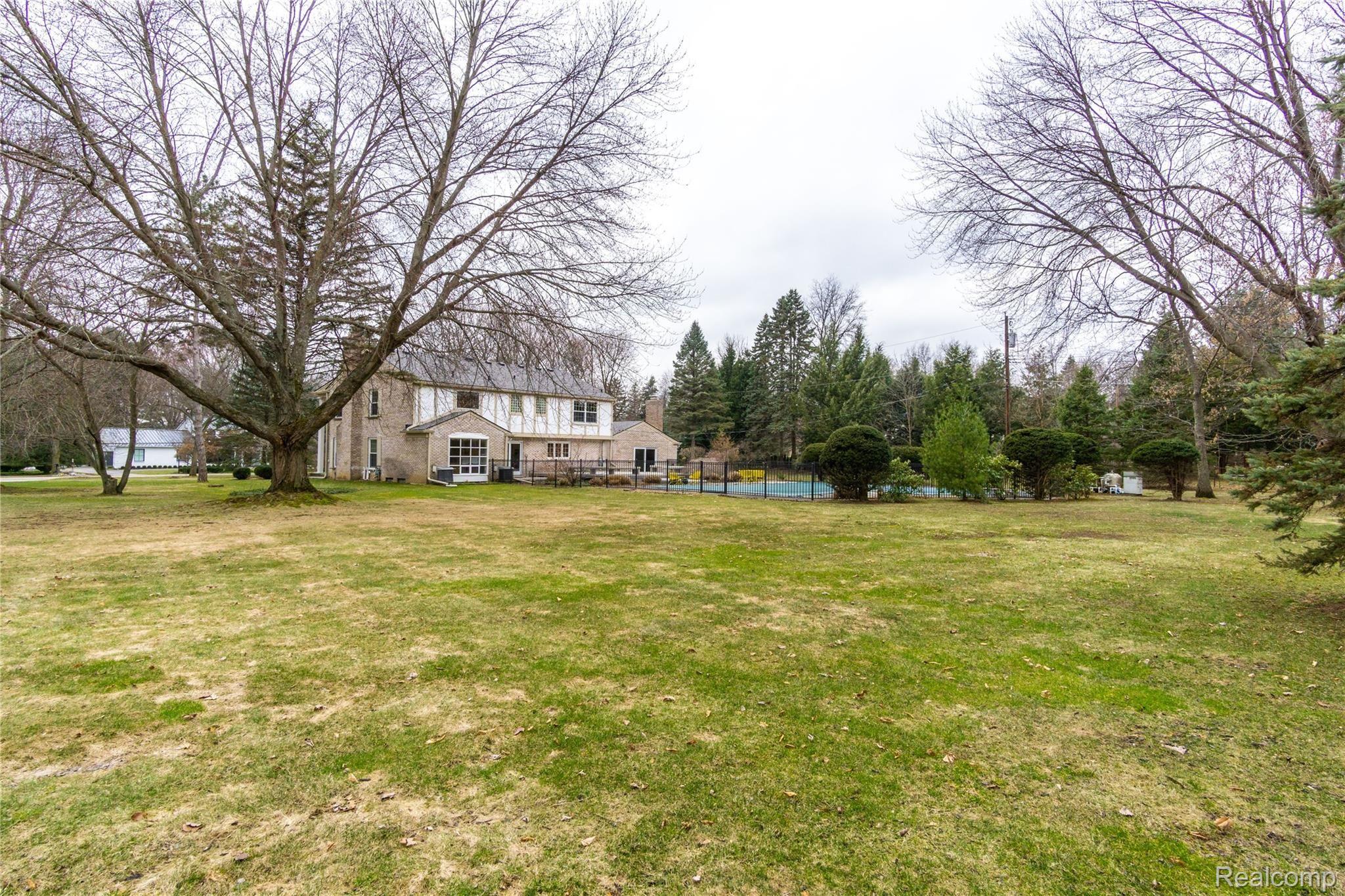 5381 Deep Wood Road Bloomfield Hills, MI 48302 - Photo 61 of 79 Exteriors (11 of 33).jpg