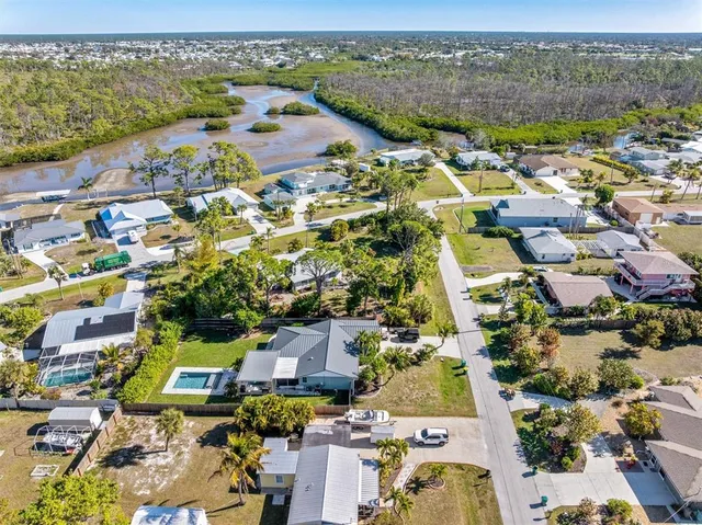 $349,900 | 2091 Oyster Creek Drive, Englewood, FL 34224