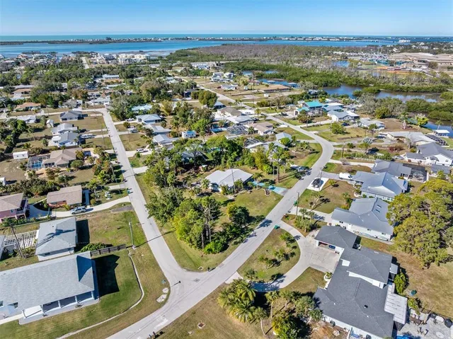 $349,900 | 2091 Oyster Creek Drive, Englewood, FL 34224