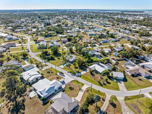 $349,900 | 2091 Oyster Creek Drive, Englewood, FL 34224