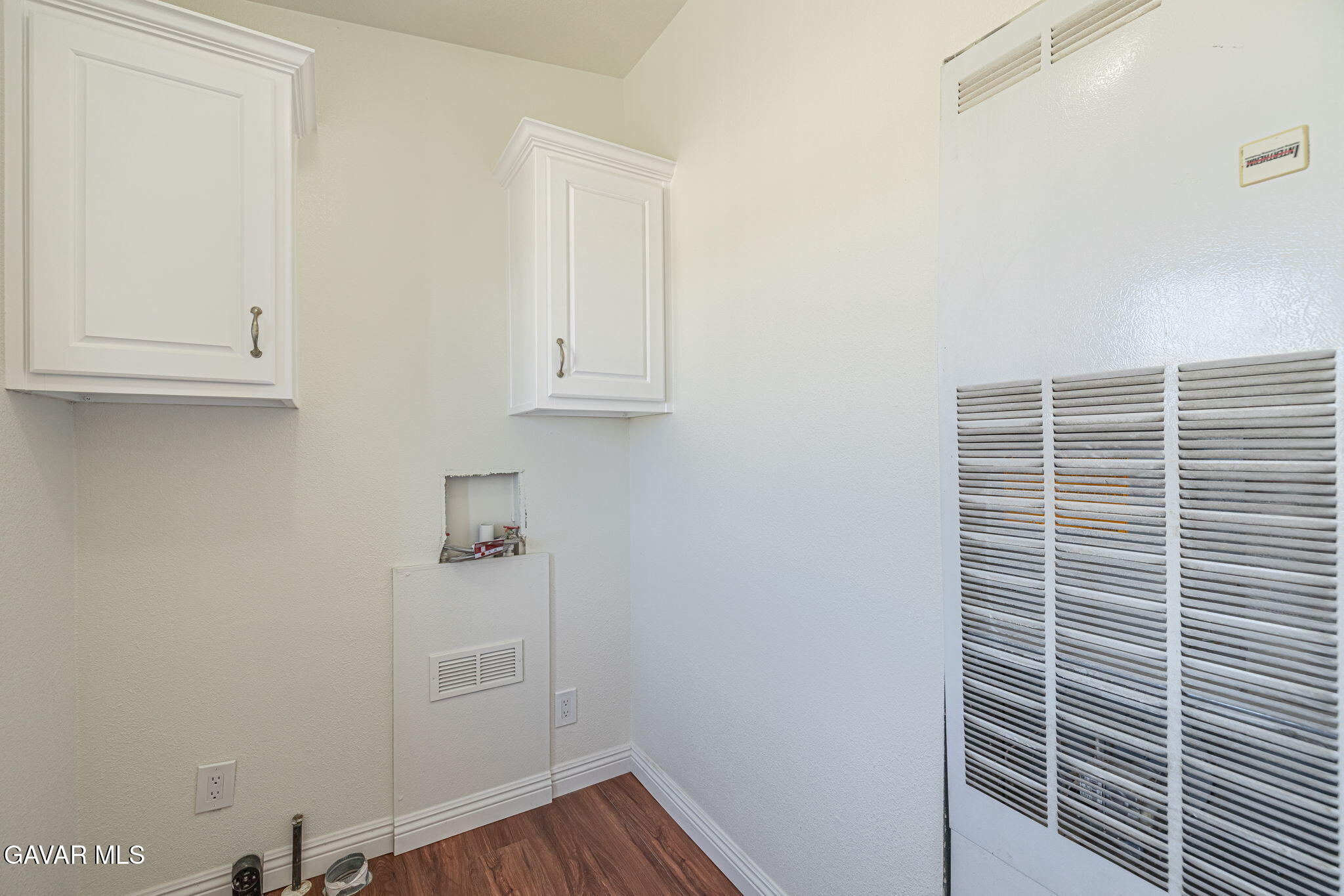 26321 Olanche Street Mojave, CA 93501 - Photo 15 of 40 a view of bathroom