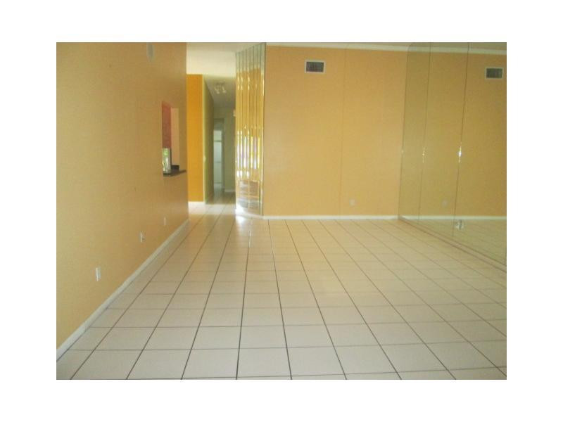 3329 Inverrary Boulevard Lauderhill, FL 33319 - Photo 6 of 14 Dining Room