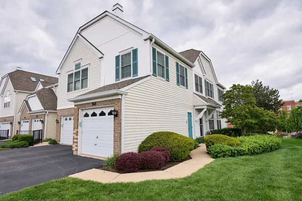 $269,900 | 268 Gazebo Lane, Unit 38, Lombard, IL 60148