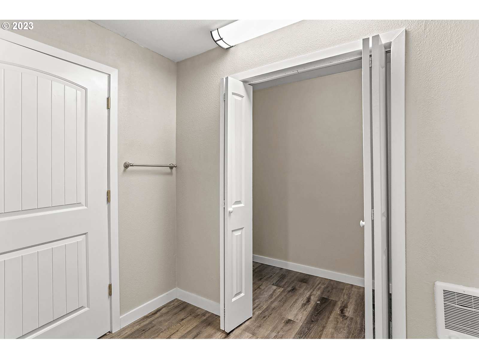 189 Acme Road White Salmon, WA 98672 - Photo 33 of 48 a view of closet