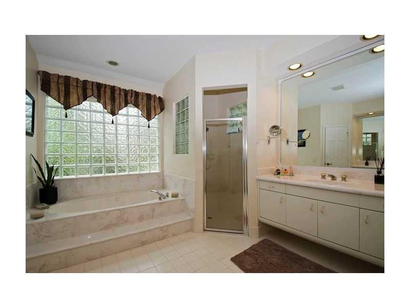 359 Mallard Road Weston, FL 33327 - Photo 17 of 20 Master Bath/Spa