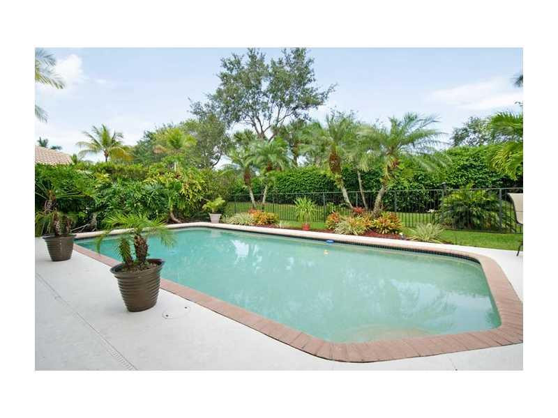 359 Mallard Road Weston, FL 33327 - Photo 19 of 20 Exterior Front