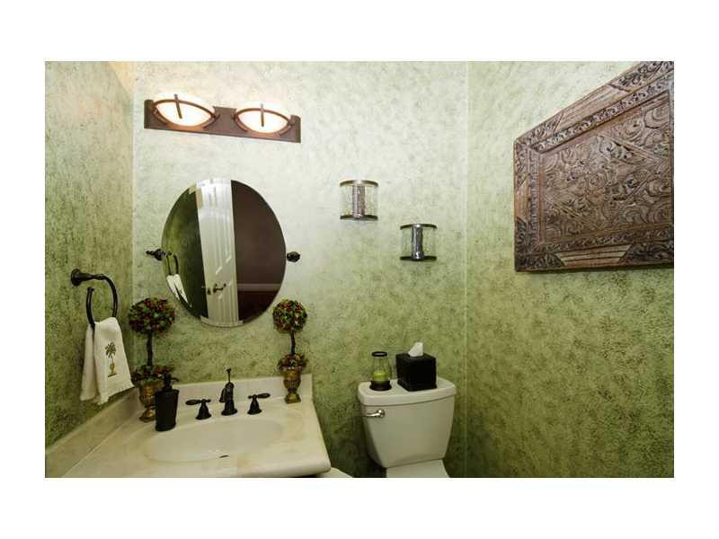 359 Mallard Road Weston, FL 33327 - Photo 3 of 20 Bathroom