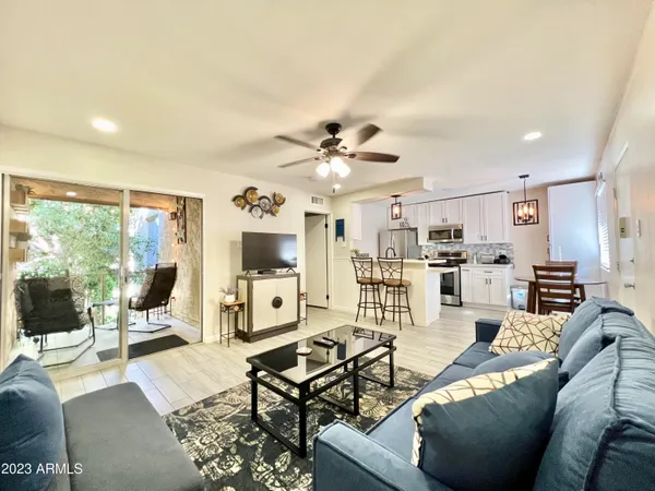 $1,585 | 3313 North 68th Street, Unit 218E, Scottsdale, AZ 85251