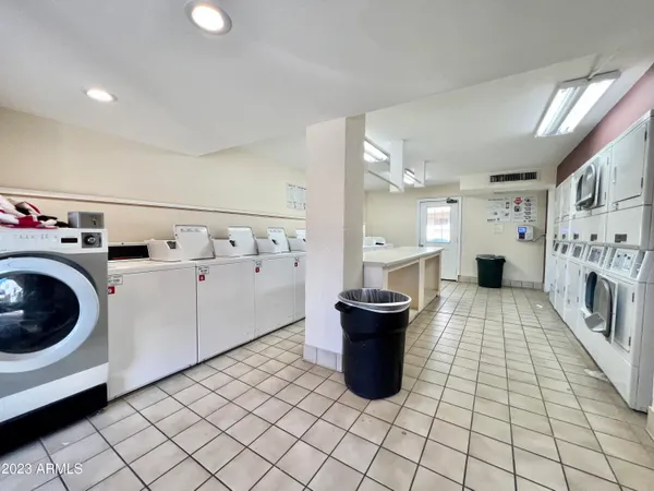 $1,585 | 3313 North 68th Street, Unit 218E, Scottsdale, AZ 85251