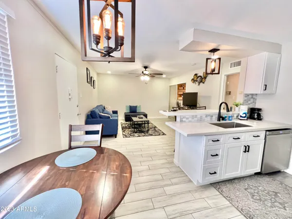 $1,585 | 3313 North 68th Street, Unit 218E, Scottsdale, AZ 85251