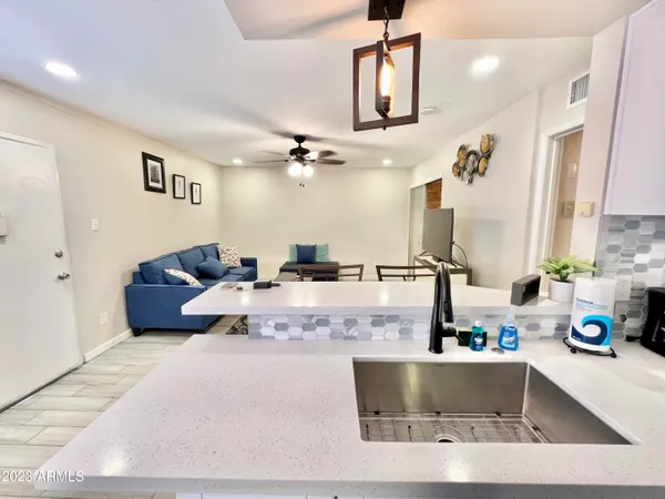 $1,585 | 3313 North 68th Street, Unit 218E, Scottsdale, AZ 85251