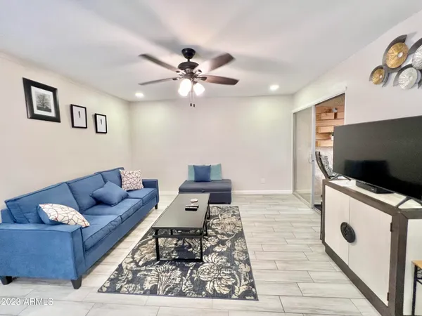 $1,585 | 3313 North 68th Street, Unit 218E, Scottsdale, AZ 85251