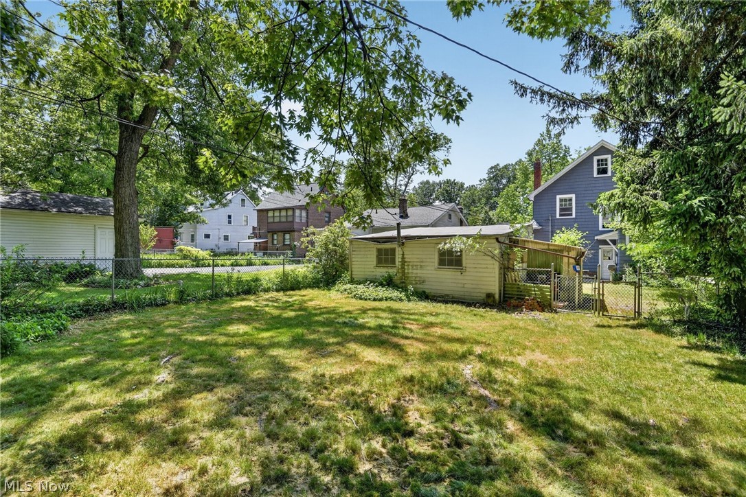 927 Englewood Road Cleveland Heights, OH 44121 - Photo 35 of 37