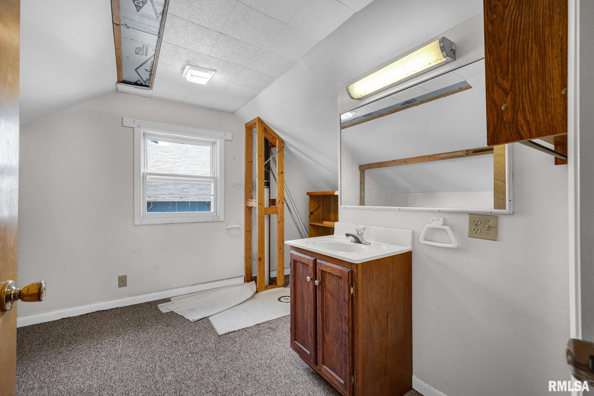 239 North Elmwood Road Farmington, IL 61531 - Photo 19 of 27 Gallery Image 19