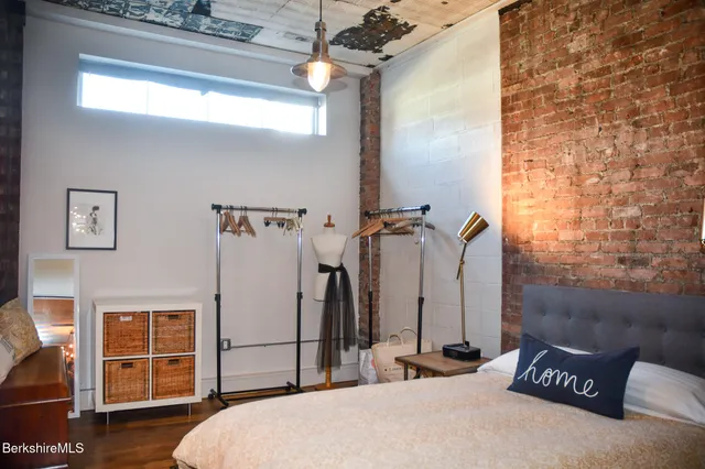 $324,900 | 17-19 Linden Street, Pittsfield, MA 01201