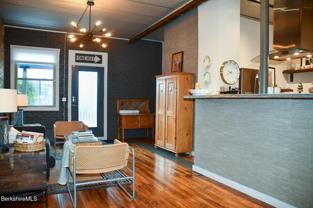 $324,900 | 17-19 Linden Street, Pittsfield, MA 01201