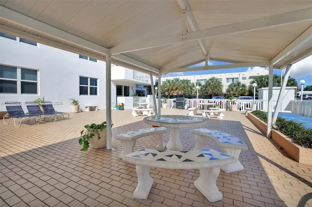 $369,900 | 1601 South Ocean Drive, Unit 501, Hollywood, FL 33019