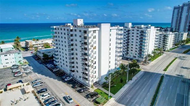 $369,900 | 1601 South Ocean Drive, Unit 501, Hollywood, FL 33019