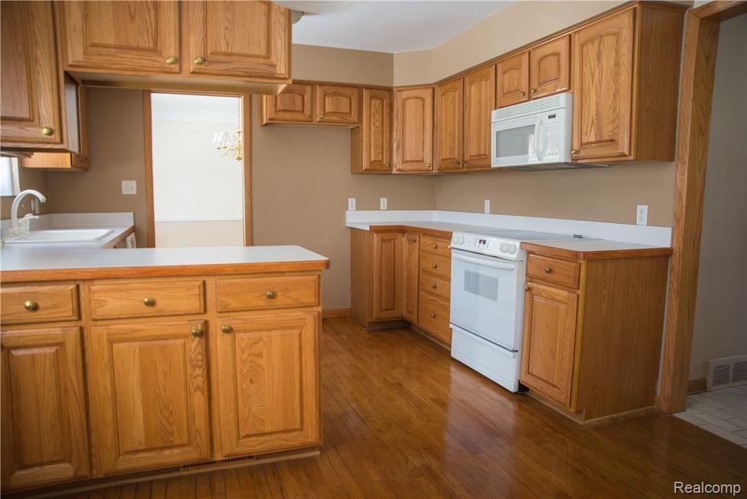 5625 North Rochester Road Rochester, MI 48306 - Photo 13 of 21 Final-0009.jpg