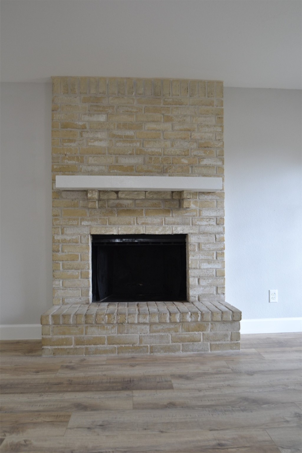 4527 Adonis Drive Spring, TX 77373 - Photo 10 of 32 a living room with a fireplace