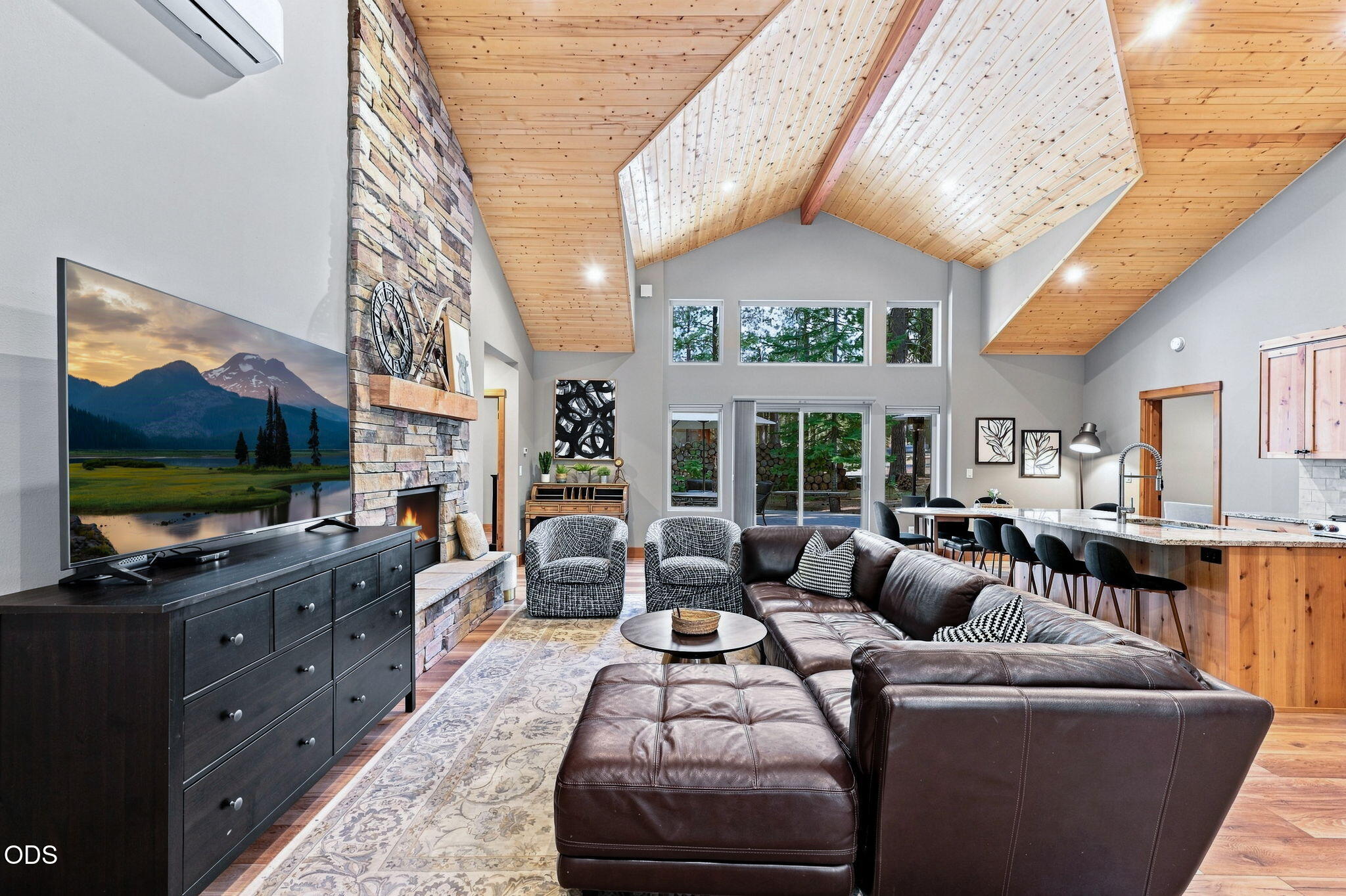 70828 Purslane Black Butte Ranch, OR 97759 - Photo 9 of 66 Gallery Image 9