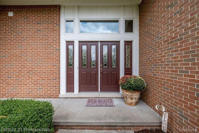 877 Jack Pine Drive Rochester, MI 48306 - Photo 3 of 72 Gallery Image 3