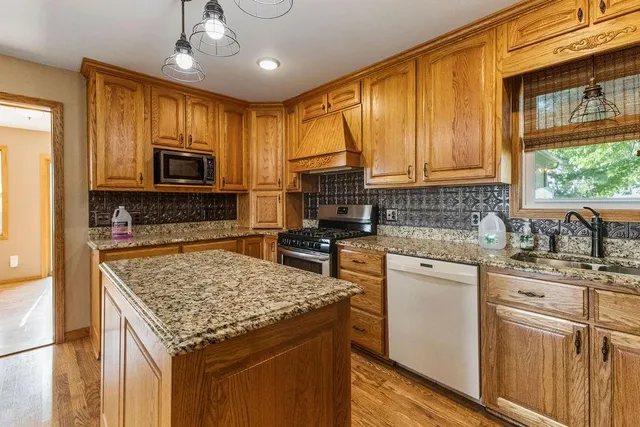 $375,000 | 14381 State Highway, Pattonsburg, MO 64670