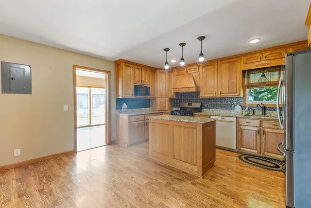 $375,000 | 14381 State Highway, Pattonsburg, MO 64670