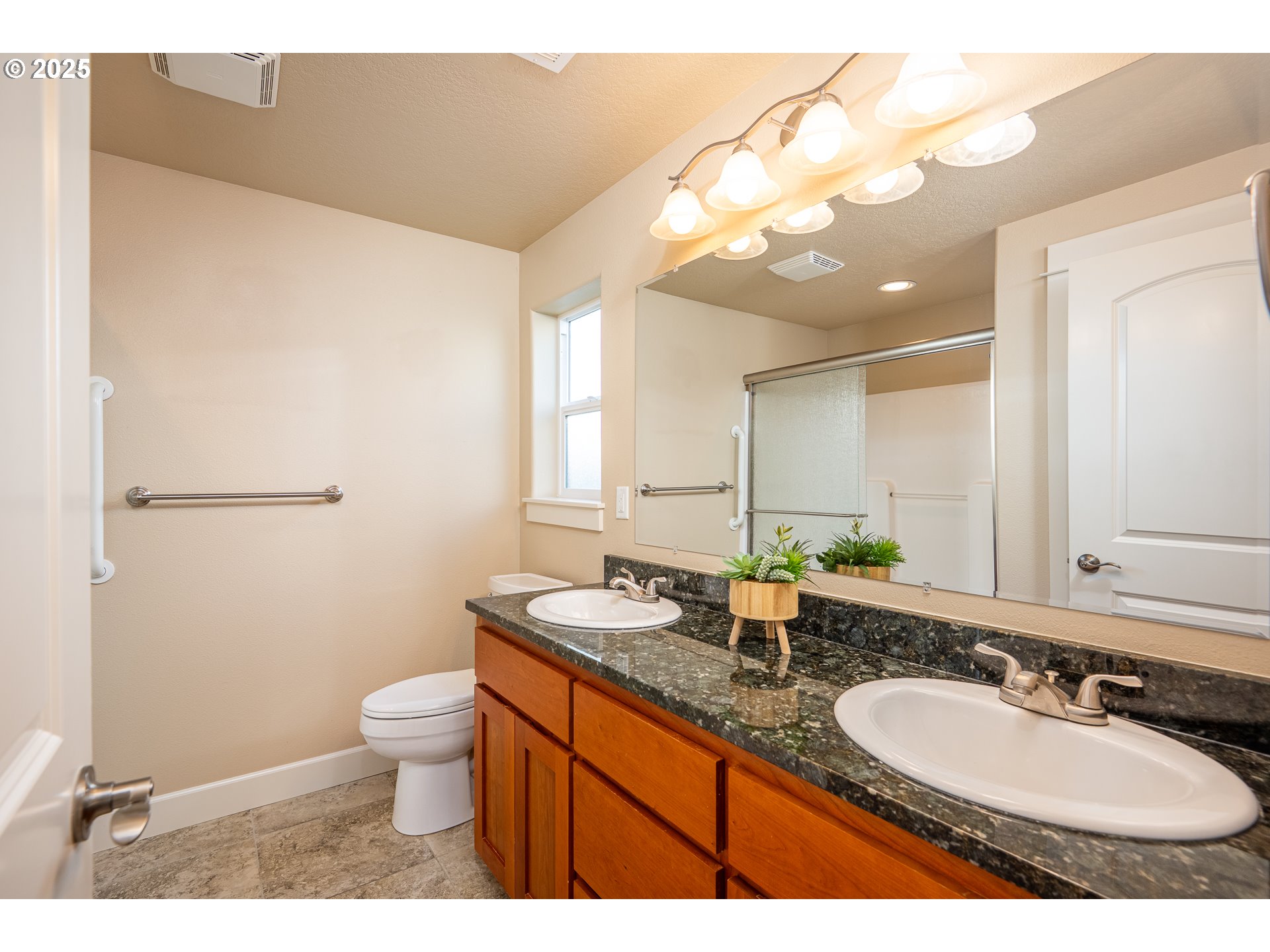 1122 Swale Ridge Loop Creswell, OR 97426 - Photo 17 of 38 Gallery Image 17