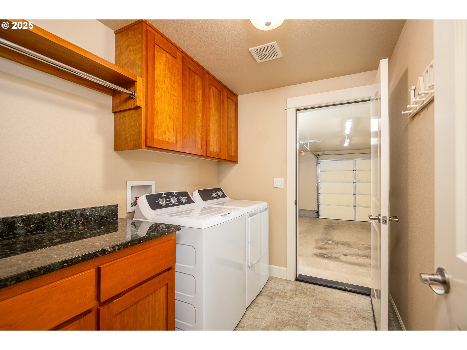 1122 Swale Ridge Loop Creswell, OR 97426 - Photo 24 of 38 Gallery Image 24