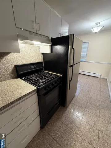 $1,700 | 420 Sheridan Place, Unit 9, Fairview, NJ 07022