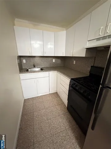 $1,700 | 420 Sheridan Place, Unit 9, Fairview, NJ 07022