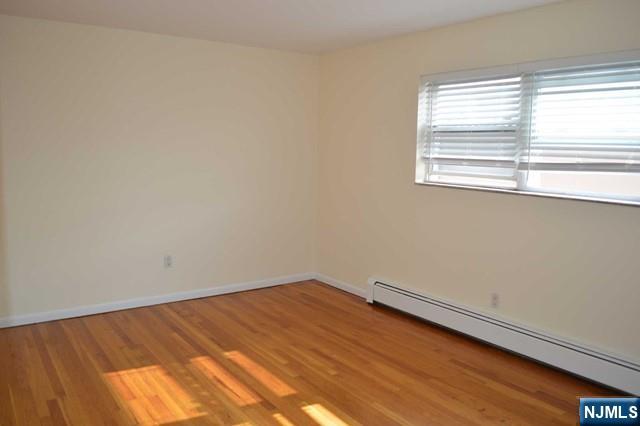 420 Sheridan Place, Unit 9 Fairview, NJ 07022 - Photo 6 of 8