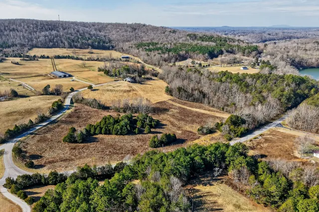 $549,900 | 305 Caney Bend Drive, Doyle, TN 38559