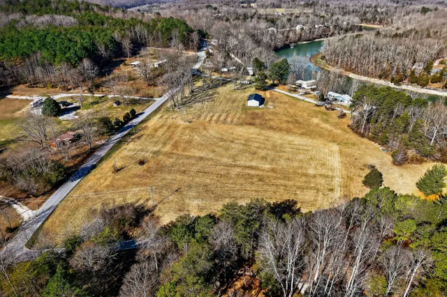 $549,900 | 305 Caney Bend Drive, Doyle, TN 38559