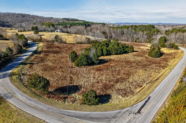 $549,900 | 305 Caney Bend Drive, Doyle, TN 38559