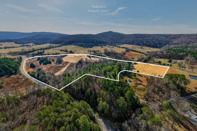 $549,900 | 305 Caney Bend Drive, Doyle, TN 38559