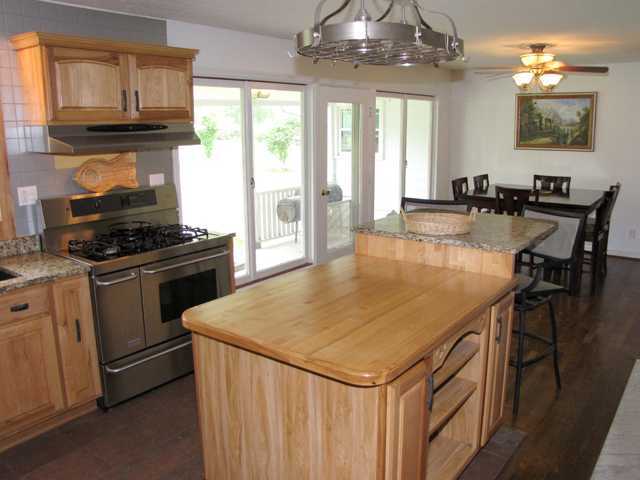 4570 Walburn Road Columbus, OH 43232 - Photo 3 of 18 Gallery Image 3