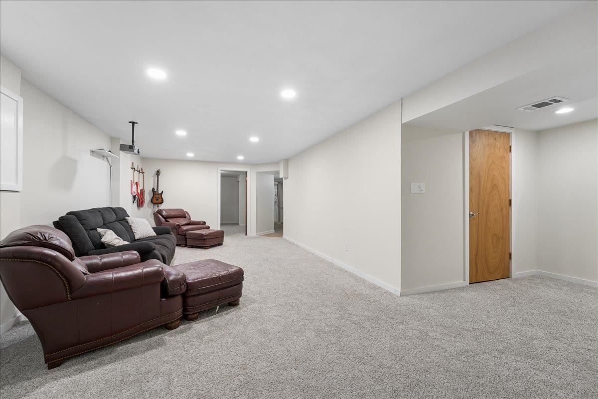 431 Thomas Oregon, WI 53575 - Photo 31 of 48 Gallery Image 31