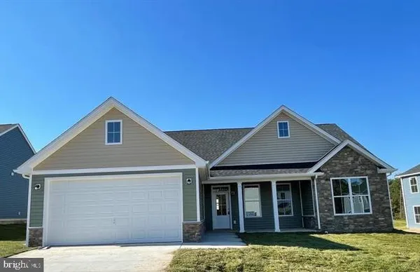 $465,000 | 15 Glenaire Road, Bunker Hill, WV 25413