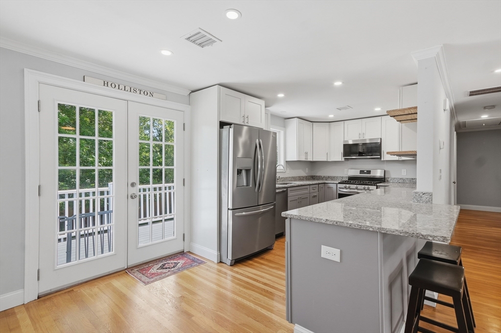 129 Marked Tree Road Holliston, MA 01746 - Photo 6 of 41 Gallery Image 6