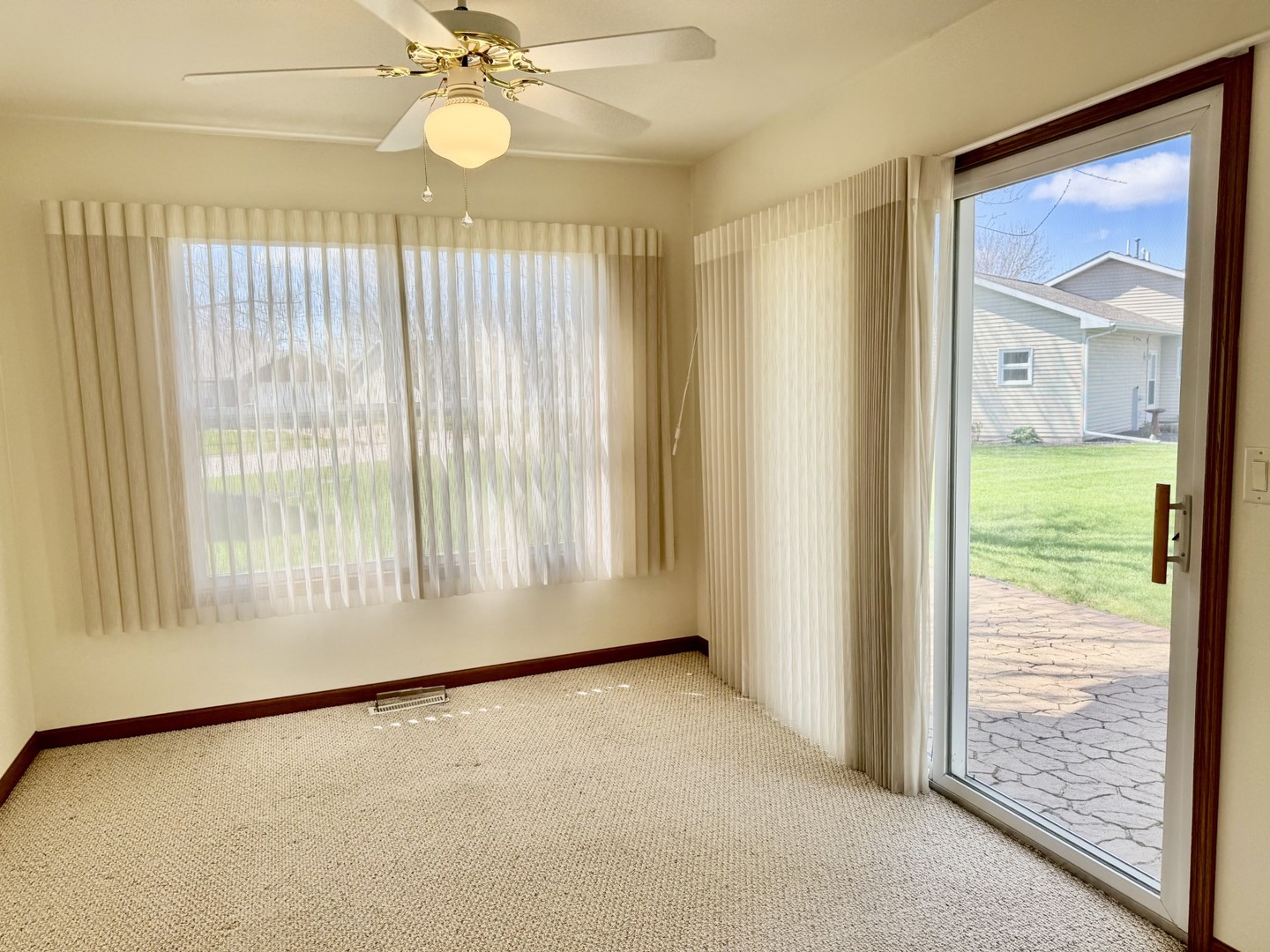 2800 Becker Drive Peru, IL 61354 - Photo 16 of 23 a view of an empty room with a window
