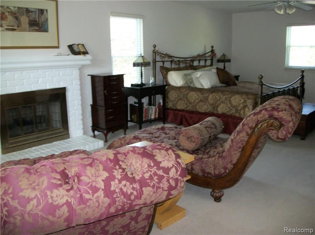 36125 Fredericksburg Road Farmington Hills, MI 48331 - Photo 34 of 63
