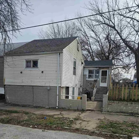 $5,500 | 733 South 7th Street, Quincy, IL 62301