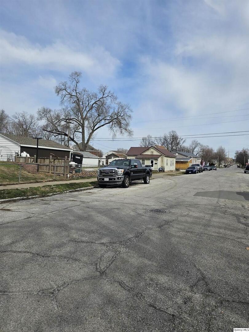 733 South 7th Street Quincy, IL 62301 - Photo 4 of 6