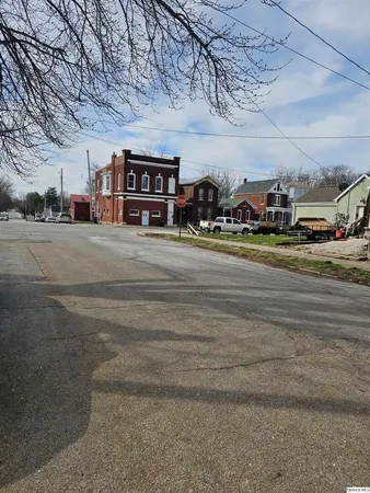 $5,500 | 733 South 7th Street, Quincy, IL 62301