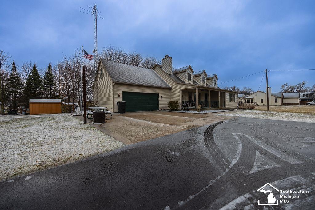 2277 West Sterns Road Temperance, MI 48182 - Photo 3 of 37 50102324-2.JPG