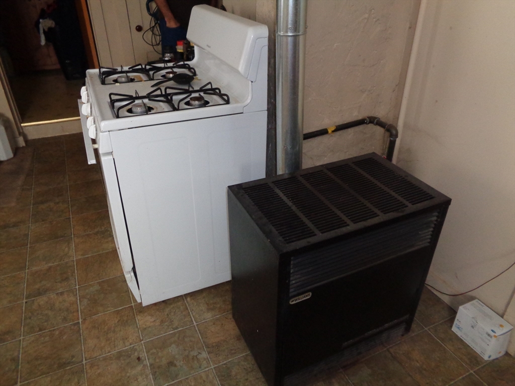 21-23 Eastford Road Southbridge, MA 01550 - Photo 27 of 39